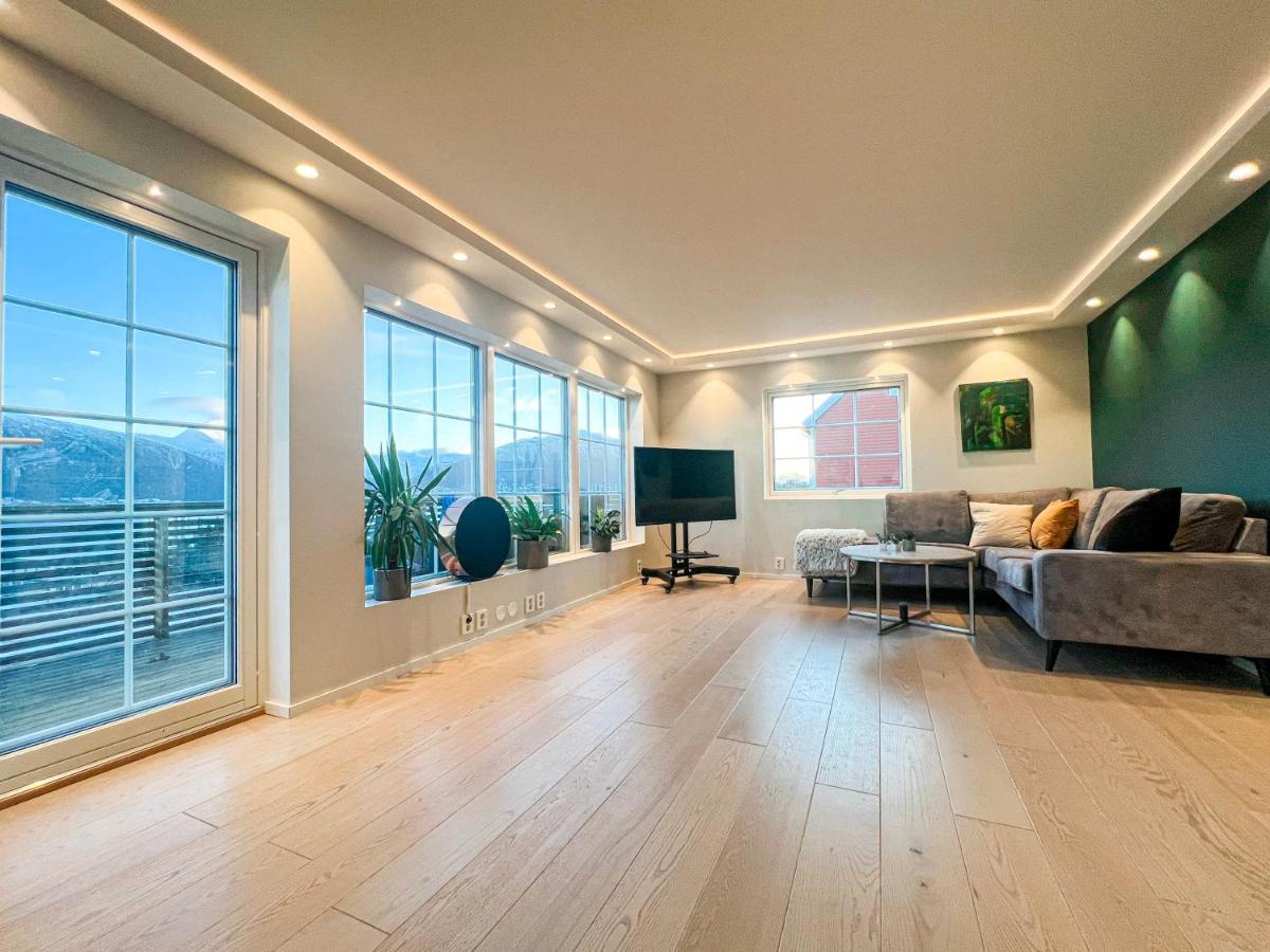 Penthouse Apartment With Amazing View. Тромсё Экстерьер фото